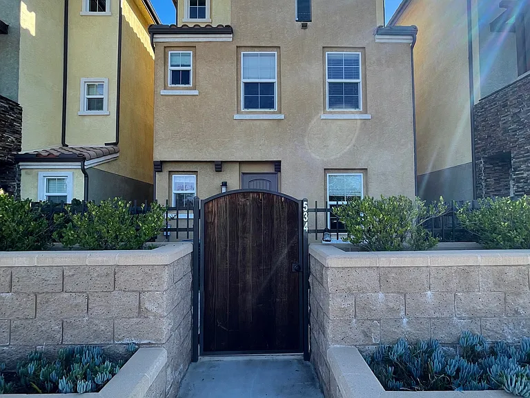534 Camden Yards Way — Photo 1