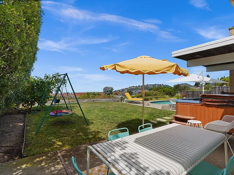 8021 Shay Dr — Photo 56
