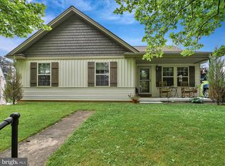 25 Hallton Hill Rd, Pine Grove, PA 17963
