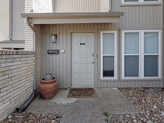 3rd image of 2902 Country Place Cir
