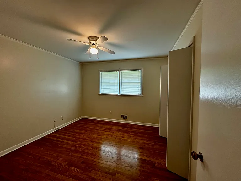 180 Westwood Ave — Photo 13