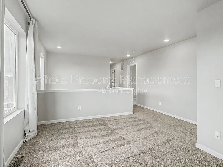 2291 Peregrine Dr — Photo 12