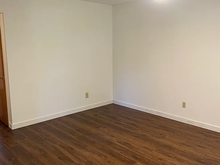 2234 W Vista Ave #10 — Photo 4