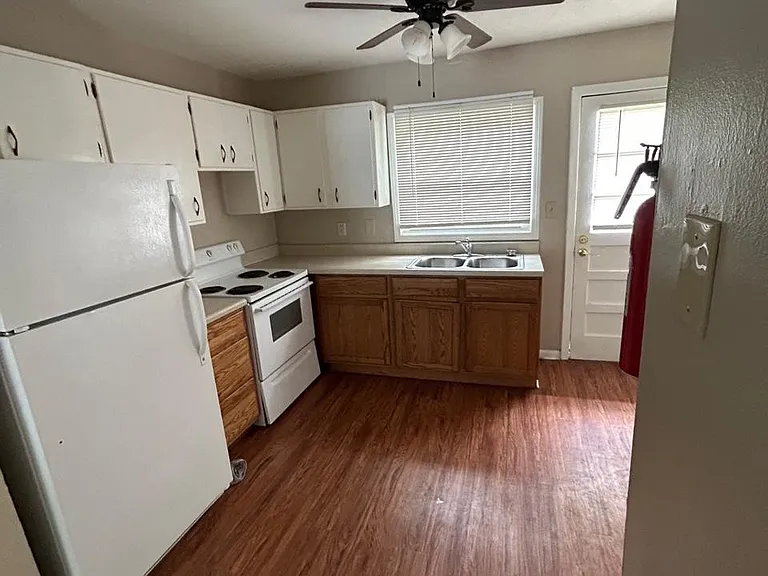 304 Minnesota St — Photo 3