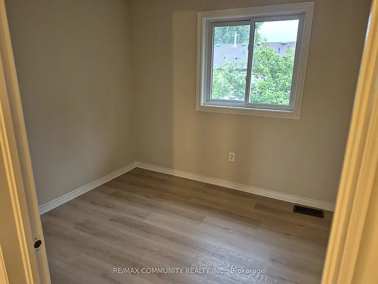 511 Admiral Dr W #65 — Photo 7