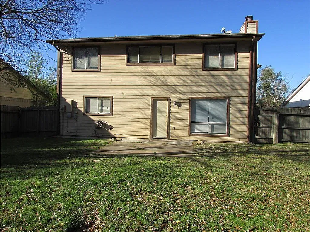 4 bed, 2.5 bath, 2254 sqft, $1,850 — Photo 2