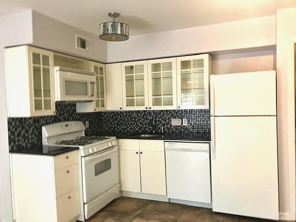 5th image of 2303 Barton Village Cir APT 104