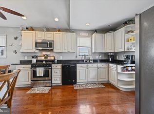 13 Fairway Rd, Essex, MD 21221