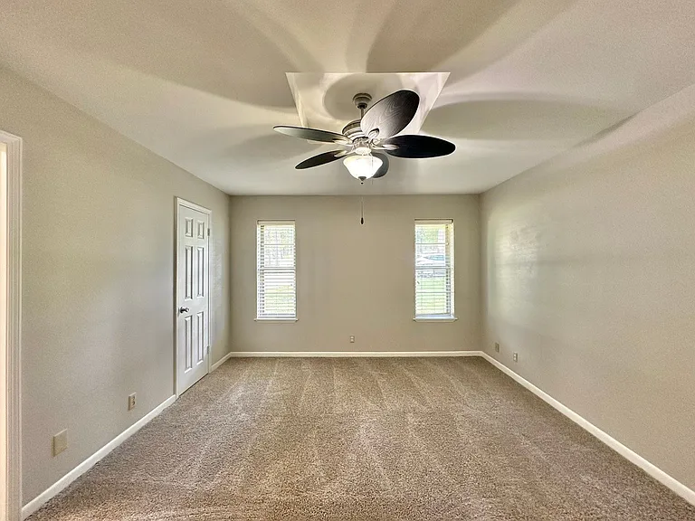 2448 Holly Ln — Photo 25