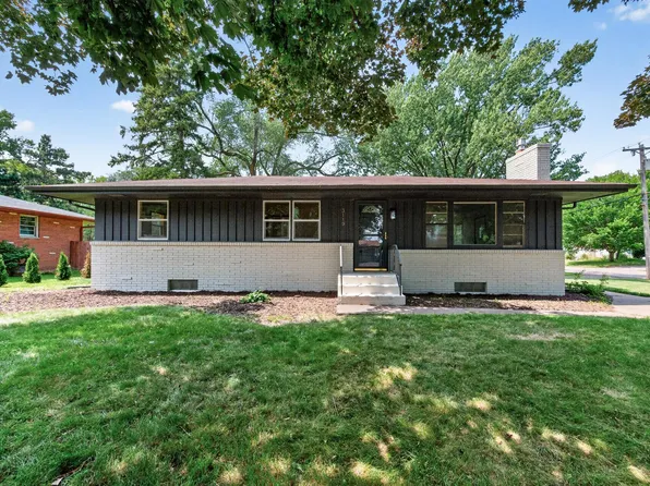 3119 Mildred Dr, Roseville, MN 55113