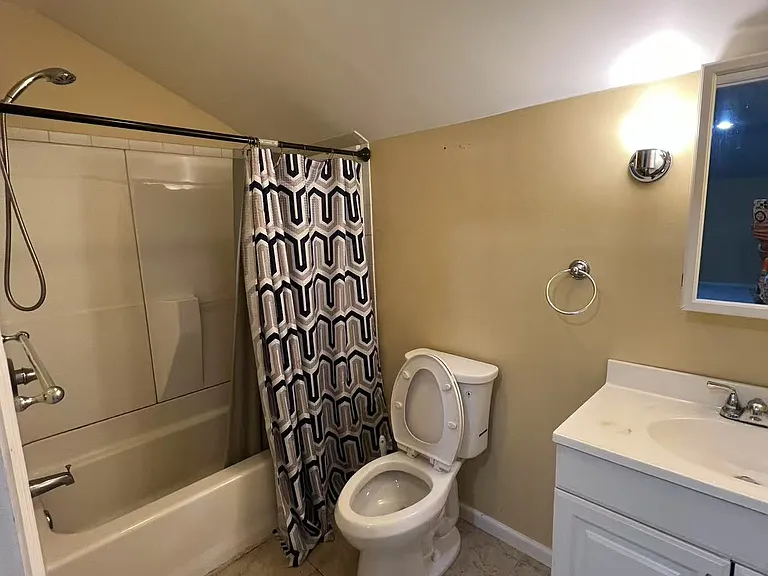 125 S 12th St #3 — Photo 14