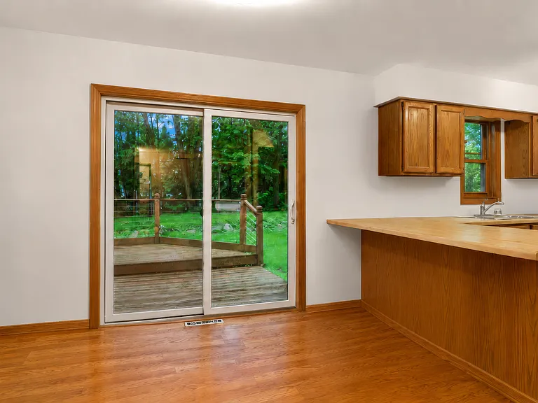 2579 King Dr — Photo 10