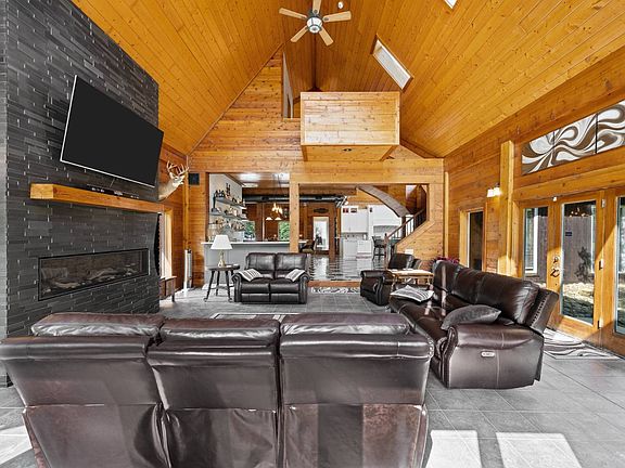 14th image of 5063 McClintocksburg Rd