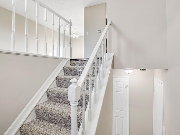 3rd image of 3012 Arrowsmith Dr