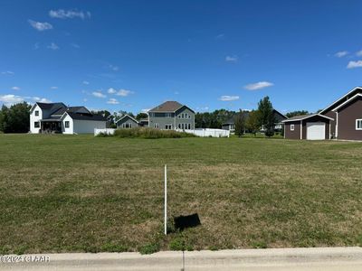 5422 Courtyard Dr, Grand Forks, ND, 58201