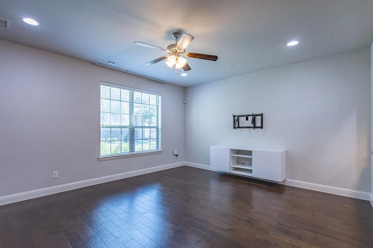 Building Photo - 4658 Rhett Ln #H