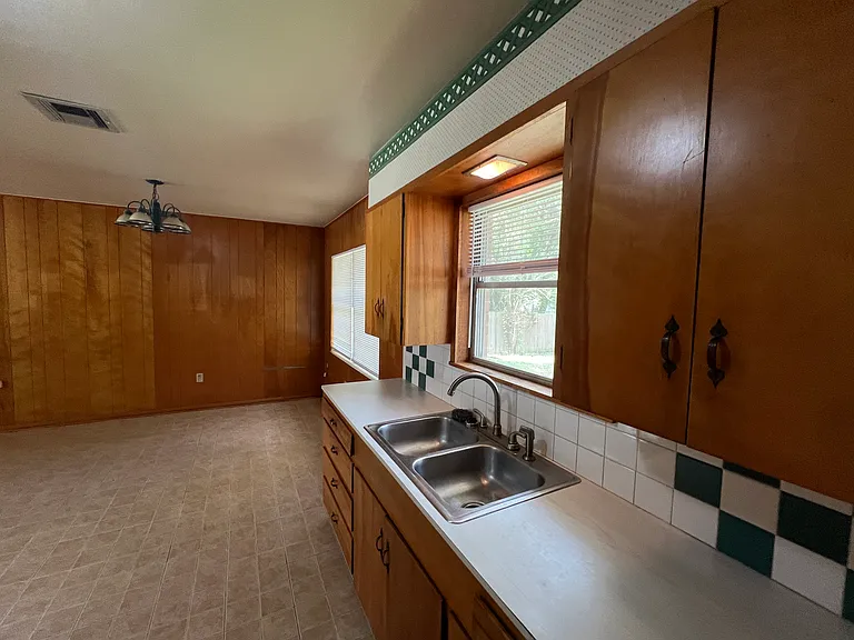 712 N Penelope St — Photo 16