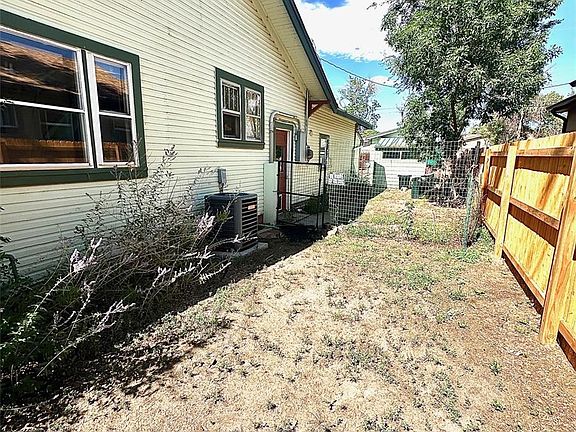 3rd image of 219 3rd Street