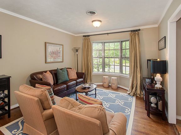 3rd image of 10530 Longmeadow Dr