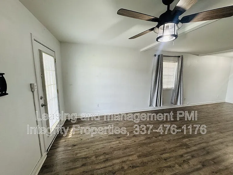 2343 Robley Dr — Photo 4