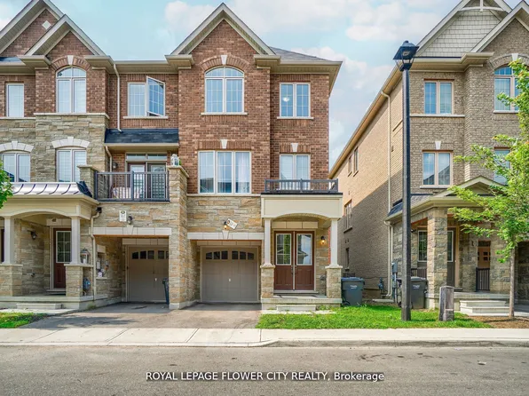 14 Faye St, Brampton, ON L6P 4M9