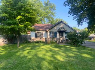 1817 Sheridan St, Oshkosh, WI 54901