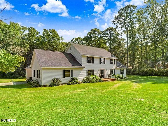 3rd image of 141 Dogwood Hill Lane