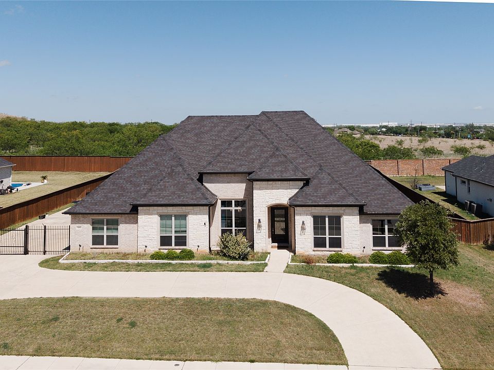 1st image of 204 Townsend Dr