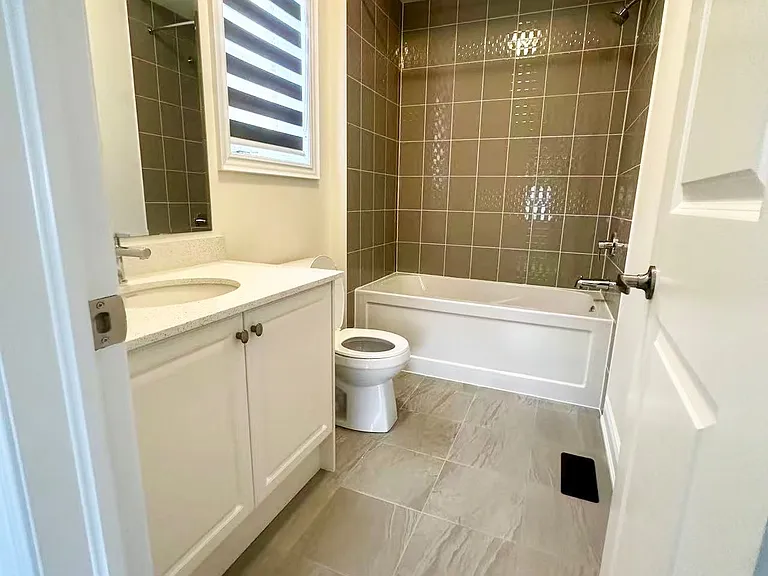 162 Rowe St — Photo 12