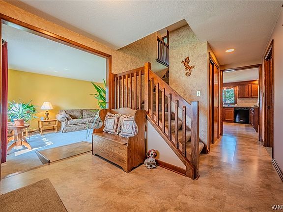 4th image of 16 Cedar Ridge Dr