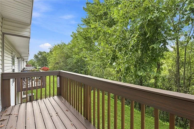 3 bed, 1742 sqft, $2,500 — Photo 2