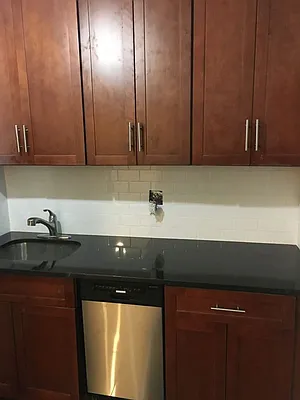 Rented by Michael Apfelbaum, LREB | media 4