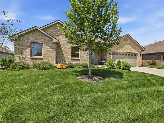 3rd image of 3642 Mansfield Dr