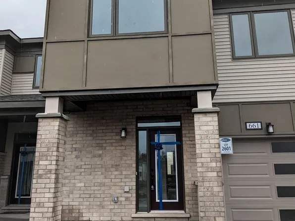 661 Allied Mews #1, Ottawa, ON K2S 3A1