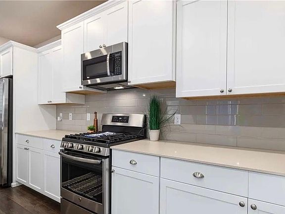 3rd image of 33173 Glacier Ave SE