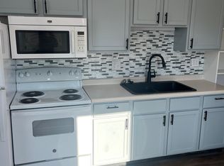 101 S McLean St APT B, Bloomington, IL 61701