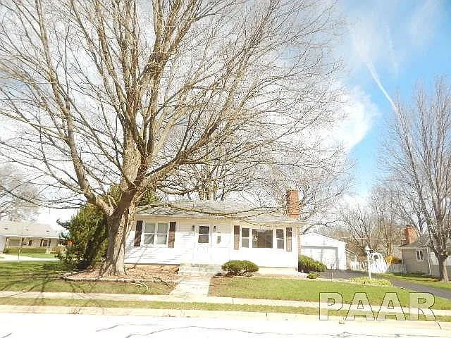 205 E Crestwood St photo 1