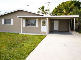 1142 Pine Tree Dr, Lantana, FL 33462