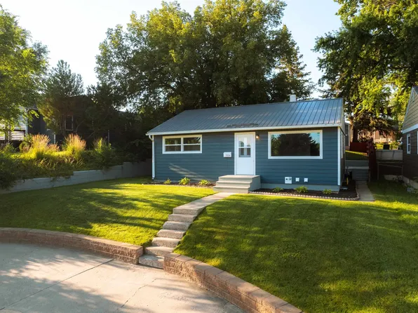1106 Omaha St, Belle Fourche, SD 57717