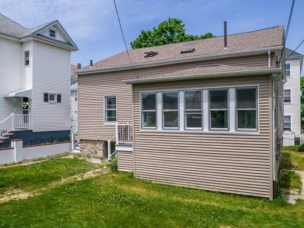 213 Shaw St, New Bedford, MA 02745