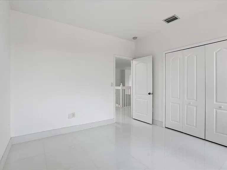 3802 SW 165th Ter — Photo 36