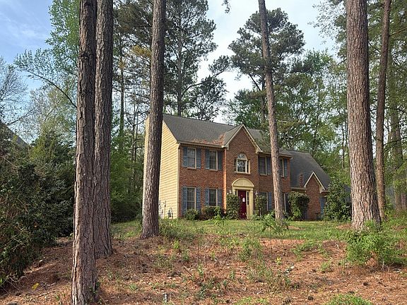 3rd image of 4933 Willow Creek Dr