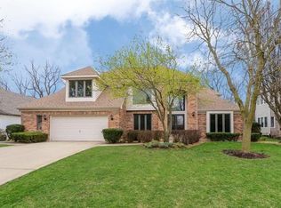 3001 Turnberry Rd, St Charles, IL 60174