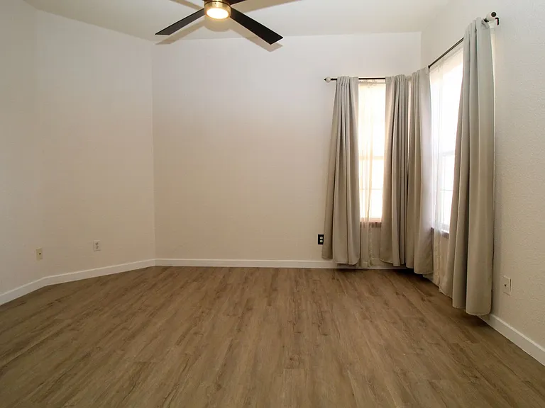 2081 Paseo Del Prado Dr — Photo 11