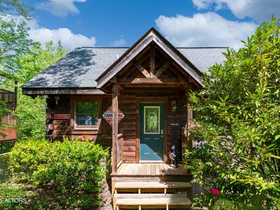 570 Country Oaks Dr, Pigeon Forge, TN, 37863