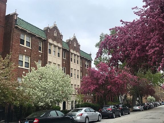 2nd image of 1824 N Lincoln Park W #2BD