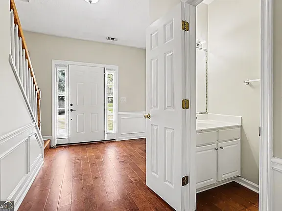 4 bed, 2.5 bath, 2106 sqft, $2,950 — Photo 4