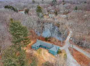 915 Essex Rd, Westbrook, CT 06498