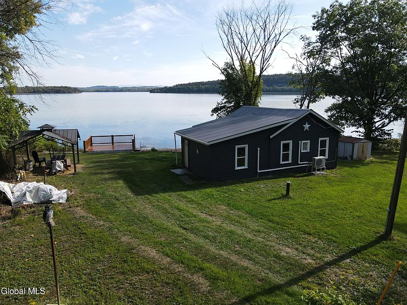 2nd image of 52 Wilson Bay Road