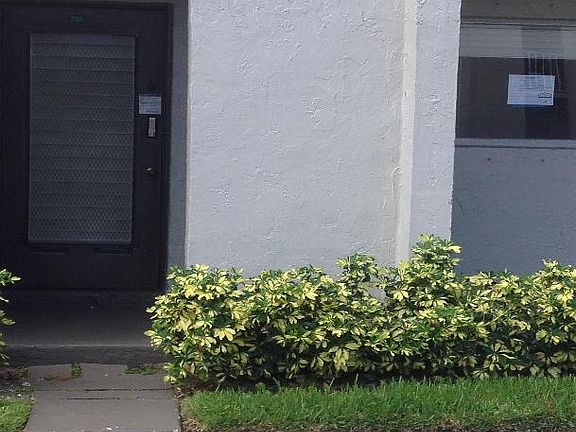 4th image of 2940 SW 22nd Ave #7010